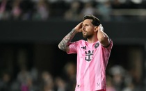 Messi nhận án phạt vì túm cổ trợ lý huấn luyện viên đối phương