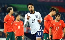 Sao trẻ của Arsenal có màn ra mắt ấn tượng cho U21 Anh