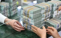 Lãi suất huy động tiếp đà giảm tại nhiều ngân hàng