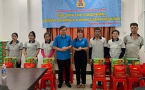 Thăm, tặng quà đoàn viên, người lao động khó khăn nuôi con nhỏ nhân dịp Tháng Công nhân năm 2025