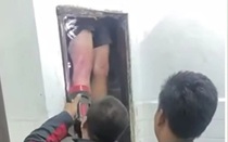 Đi ăn trộm, bị kẹt trong ống thoát nước tên trộm la hét cầu cứu và cái kết