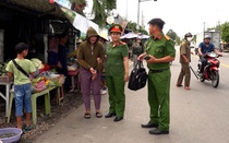 Bắt nữ nghi phạm chuyên cướp vé số của người già, trẻ em