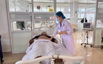 7 người nhập viện sau khi ăn lẩu cùng nấm, có trường hợp tổn thương gan thận