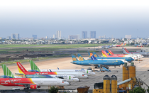 Hơn 800 chuyến bay bị hủy trong nửa đầu năm 2025