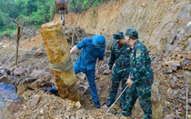 Phát hiện quả bom nặng nửa tấn còn nguyên kíp nổ, cách nhà dân 50m