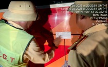 Tạm giữ xe khách chở 38 người trên cao tốc vì tài xế không có bằng lái