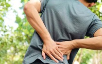 Người đàn ông bị đau thắt lưng, đi khám phát hiện sự thật "đáng sợ"