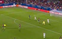 CĐV chế giễu Rashford sau pha bỏ lỡ khó tin trước khung thành trống