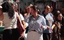 Người dân và du khách vật lộn với nắng nóng khắc nghiệt tại Madrid