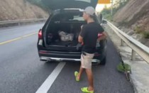 Tài xế dừng đỗ ô tô trên cao tốc Cam Lộ - La Sơn để câu cá đối diện mức phạt nào?