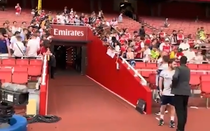 Arsenal bất ngờ lột bỏ chi tiết này tại sân Emirates, tạo áp lực lên đối thủ