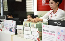 Tín dụng ngân hàng bứt tốc, dòng vốn chảy mạnh vào bất động sản