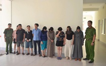 Bắt ổ nhóm làm "chuồng cọp", lắp camera quan sát để… đánh bạc