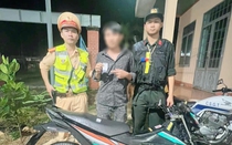 Lộ diện kẻ vận chuyển hàng cấm trốn truy tìm khi bị CSGT kiểm tra