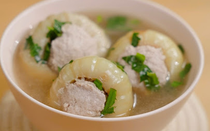 Loại quả quê ở Việt Nam chín rụng đầy gốc, sang nước ngoài vừa đắt đỏ vừa được coi là "vua trái cây"