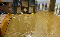 Nghệ An lũ quét ập về xã nằm lòng thuỷ điện bản Vẽ