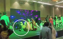 Đang nhảy trên sân khấu đám cưới, người phụ nữ đột ngột ngã quỵ, tử vong