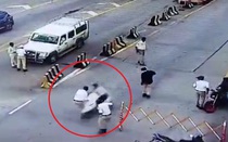Say rượu, nam thanh niên lái xe máy tông văng CSGT