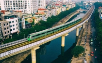Tin vui cho những người đi xem diễu binh bằng tàu điện
