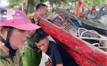 Công an hỗ trợ nhân dân Thanh Hóa chủ động phòng chống, ứng phó với cơn bão số 5