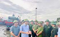 Chủ tịch tỉnh Thanh Hóa kiểm tra tại 5 xã ven biển, dừng tựu trường ứng phó bão số 5