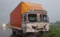 Xe tải đâm vào xe kéo khiến 8 người tử vong, 43 người bị thương