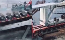 Dầm cầu khổng lồ rơi xuống sông, nhiều người may mắn thoát chết