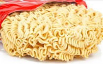 Bé trai 13 tuổi tử vong sau khi ăn mì ăn liền