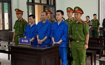 "Chơi" ma túy trong quán bar, 3 nam thanh niên dắt tay nhau vào nhà đá