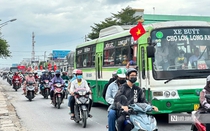 "Trạm dừng chân nghĩa tình" tiếp sức người dân miền Tây trên hành trình về quê nghỉ lễ