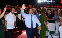 Thủ tướng Phạm Minh Chính dự chương trình “Dưới cờ vinh quang” tại điểm cầu Huế