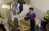 Nắng nóng gay gắt bao trùm, công nhân “oằn mình” trong những căn phòng trọ chật hẹp