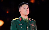Nam ca sĩ Vbiz như được gỡ "phong ấn", nhan sắc ấn tượng khiến fan gọi từ "chú" sang "anh"