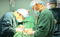 Nguy cơ liệt mặt, mù lòa từ u tuyến nước bọt ác tính