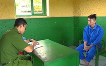 Trộm cắp bị phát hiện, nam thanh niên dùng dao tấn công 2 người