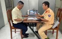 Xử phạt tài xế điều khiển xe ô tô khách đi vào đường cấm từ phản ánh của người dân