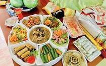 Văn khấn Rằm tháng 7 cúng thần linh, gia tiên, chúng sinh đầy đủ, chi tiết