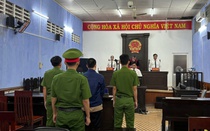 Vận chuyển 25.000 bao thuốc lá lậu lãnh án 5 năm tù giam