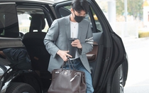 "Bạn trai Mai Phương Thuý" dùng túi "đắt nhất thế gian", kiểu dáng mọi cô gái đều mê