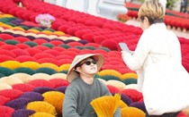 Làng nghề đầy sắc màu hàng trăm năm tuổi, tất bật ngày cận Tết