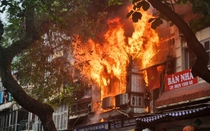 Hà Nội: Cháy lớn trên phố Hàng Mã