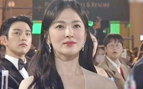 Song Hye Kyo gây sốt khi mặt đẹp, mặt xinh như nữ thần, lên top 1 tìm kiếm