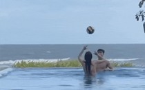 Clip tình tứ của vợ Tây và thủ môn Bùi Tiến Dũng khiến dân mạng xuýt xoa