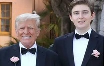 Dân mạng phát sốt vì con út cao 2 mét lại đẹp như một vị thần của ông Donald Trump