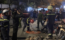 Trắng đêm giải cứu thanh niên bị mắc kẹt giữa 2 bức tường