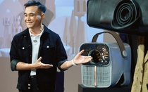 Shark Tank: Startup máy chiếu mini khiến "cá mập" tranh giành, phải rút vé vàng