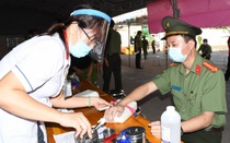 Hơn 1.000 chiến sỹ Công an Trà Vinh hiến máu tình nguyện ủng hộ phòng, chống dịch bệnh Covid-19