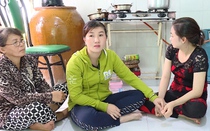 Clip: Cảnh sát triệt xóa sòng bạc có người cảnh giới