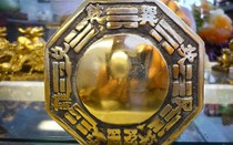 Những vật phẩm phong thủy dễ tìm đặt trước cửa nhà để trấn trạch cực tốt