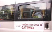 Không có giấy phép, xe đưa đón học sinh trường Gateway vẫn ngày ngày đưa đi đón về